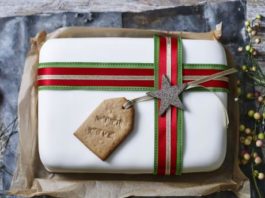 Christmas Cake Present