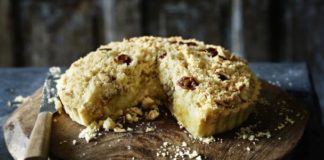 Apple And Toffee Crumble Pie