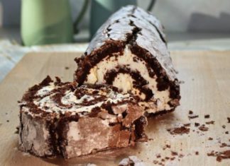 Chocolate And Peppermint Roulade