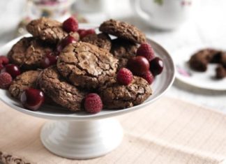 Chocolate Cookies With Scarlet Fruit