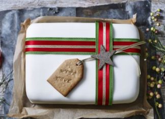 Christmas Cake Present