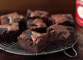 Cookies And Cream Fudge Brownies
