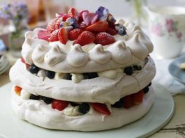 Crown Layered Pavlova Crown Layered Pavlova