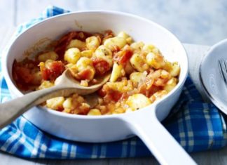 Spicy Tomato Sauce With Gnocchi