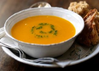 Butternut Squash Soup With Parsley Purée